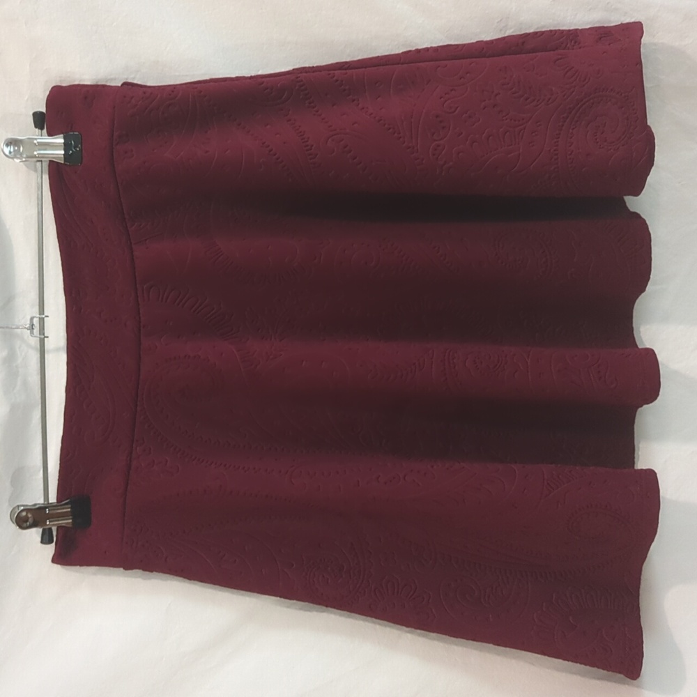 Charlotte Russe | Embossed Knit Circular Skater Skirt Mini Swirly Elasticized| M